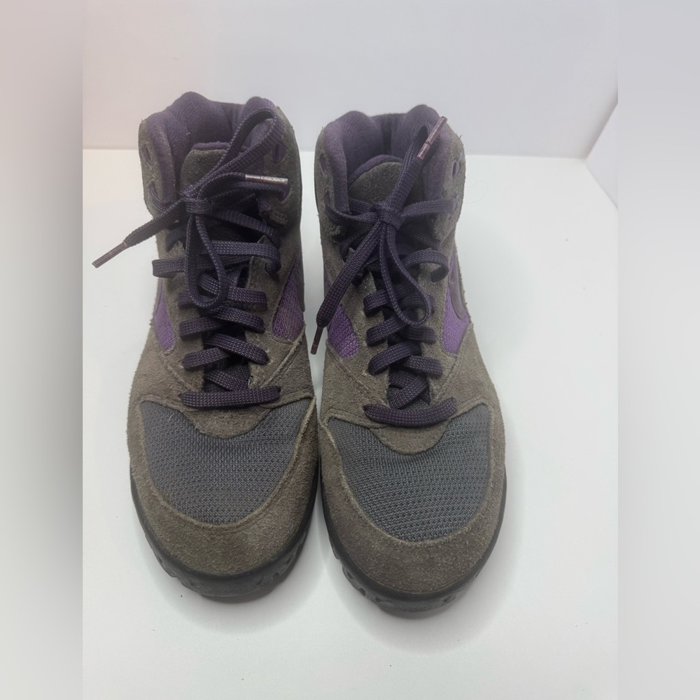 Nike Caldera Hiking Boots Size 7.5